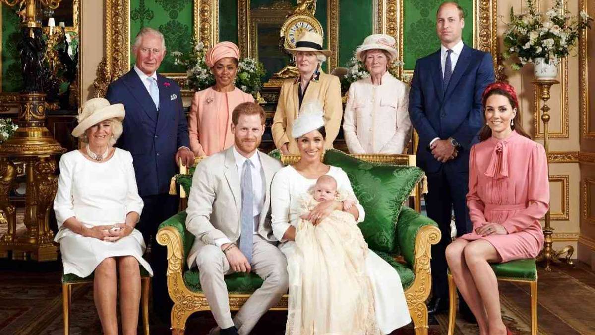 Por qué la reina Isabel no fue al bautizo de Archie Harrison?