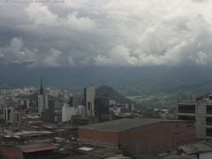 Actividad del Volcán del Nevado del Ruiz desde Manizales.