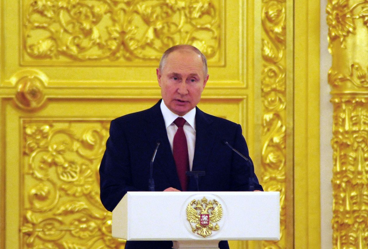 Vladimir Putin amenaza con "romperle los dientes" a quienes ataquen a Rusia