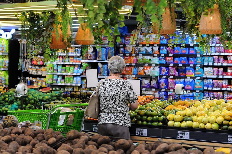 Cali: Cuanto cuesta mercar en Cali ?. Incremento de los precios en la galería y supermercados de la ciudad. Foto José L Guzmán. El País, sept  14-23