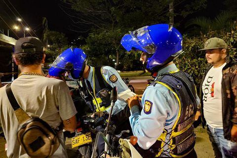 Agentes de tránsito impusieron más de 160 comparendos en megaoperativo realizado en la vía Las Palmas.