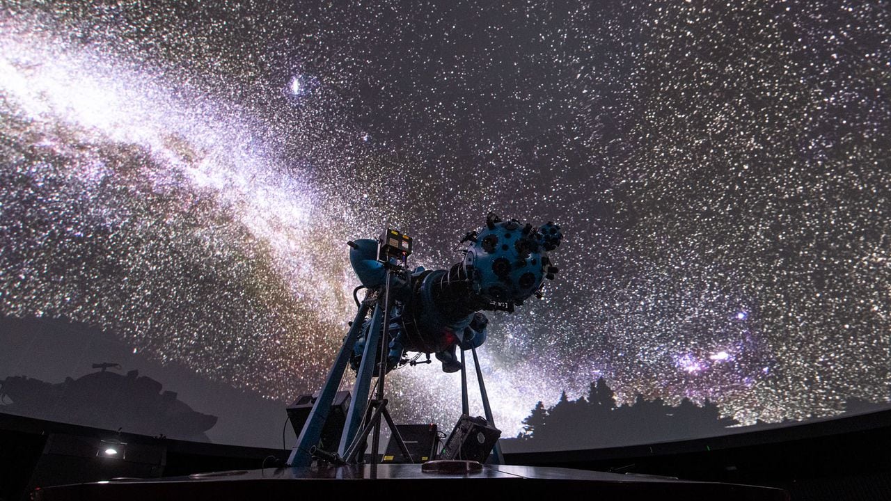 Planetario de Bogotá hará shows gratuitos para despedir a 'La Hormiga', el  proyector antiguo del domo: conozca cuándo serán