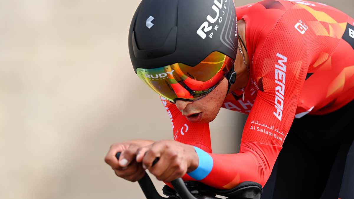 BUDAPEST, HUNGARY - MAY 07: Santiago Buitrago Sanchez of Colombia and Team Bahrain Victorious sprints during the 105th Giro d'Italia 2022, Stage 2 a 9,2km individual time trial stage from Budapest to Budapest / ITT / #Giro / #WorldTour / on May 07, 2022 in Budapest, Hungary. (Photo by Stuart Franklin/Getty Images)
