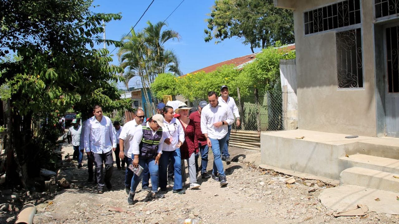 Ministra de Vivienda en departamento de Sucre, entrega mejoras a las viviendas. Programa Mi Casa