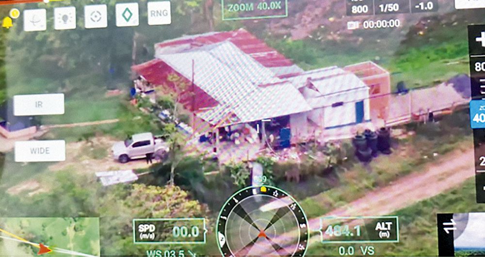    Con aviones no tripulados, la Policía logró ubicar a alias Matamba en una casa de campo en Santander.