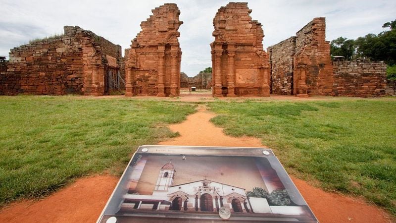 Para tener una idea de los logros, estas ruinas de la misión jesuita guaraní de San Ignacio Mini, en Misiones, Argentina...