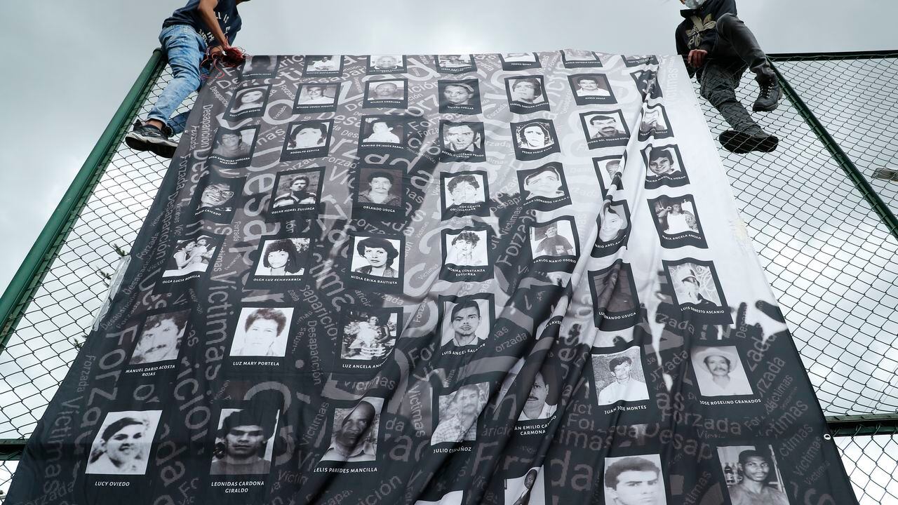Parque Verbenal planton un año después El 9 de septiembre de 2020, murieron tres jóvenes en el barrio Verbenal  víctimas de desaparición forzada en Bogota Bogota septiembre 9 del 2021 Foto : Guillermo Torres Reina / Semana