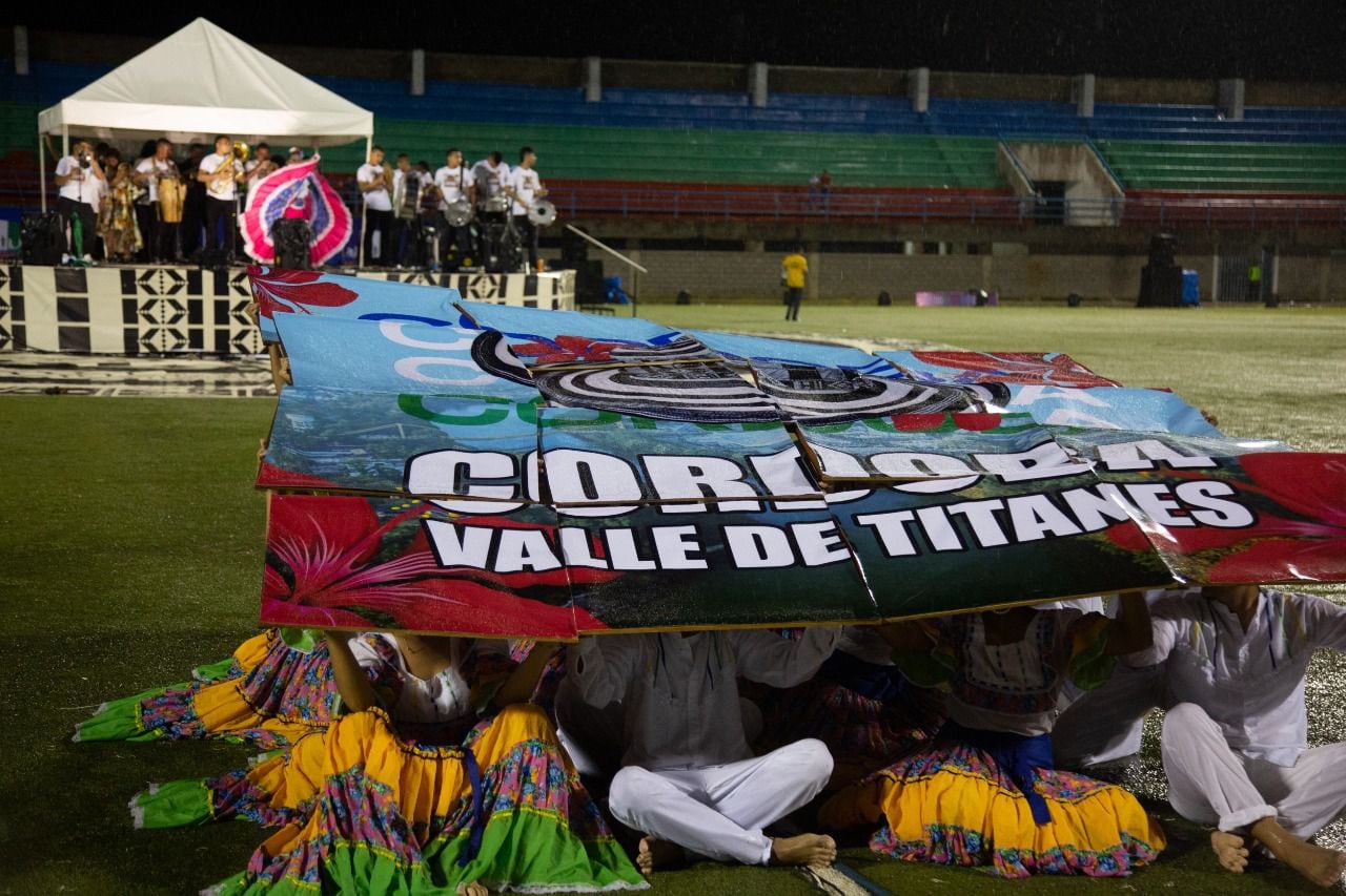 A pesar de la lluvia, la inauguración de los  I Juegos Deportivos Departamentales y Paradepartamentales Córdoba Valle de Titanes fue todo un éxito.