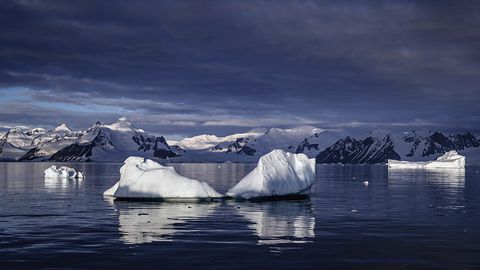 La anchura mínima del hielo marino en la Antártida para 2023 cayó a 1,79 millones de kilómetros cuadrados, el nivel más bajo registrado.