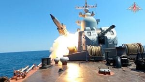 Armada rusa ensaya lanzamiento de cohetes en el Mar Negro.