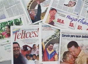 Al menos una decena de diarios han dejado de circular o han reducido su paginación, entre ellos El Nacional y El Impulso, el decano de la prensa venezolana con 110 años circulando.