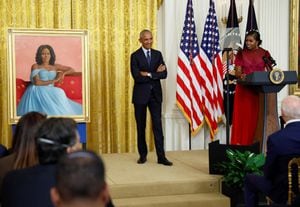 Barack Obama y Michelle Obama en presentación oficial de sus retratos.