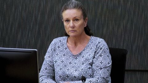 Kathleen Folbigg aparece a través de un enlace de video durante una investigación de condena en el Tribunal Forense de Nueva Gales del Sur en 2019.