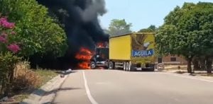 Eln incendia vehículos en Pailitas, Cesar.