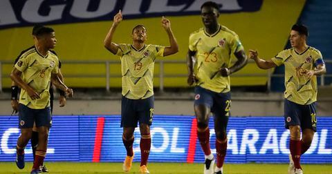Con golazos de Duván Zapata y Luis Muriel, Colombia derrota a Venezuela.