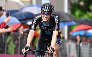 Thymen Arensman va en busca de la Etapa 15 de la Vuelta a España.