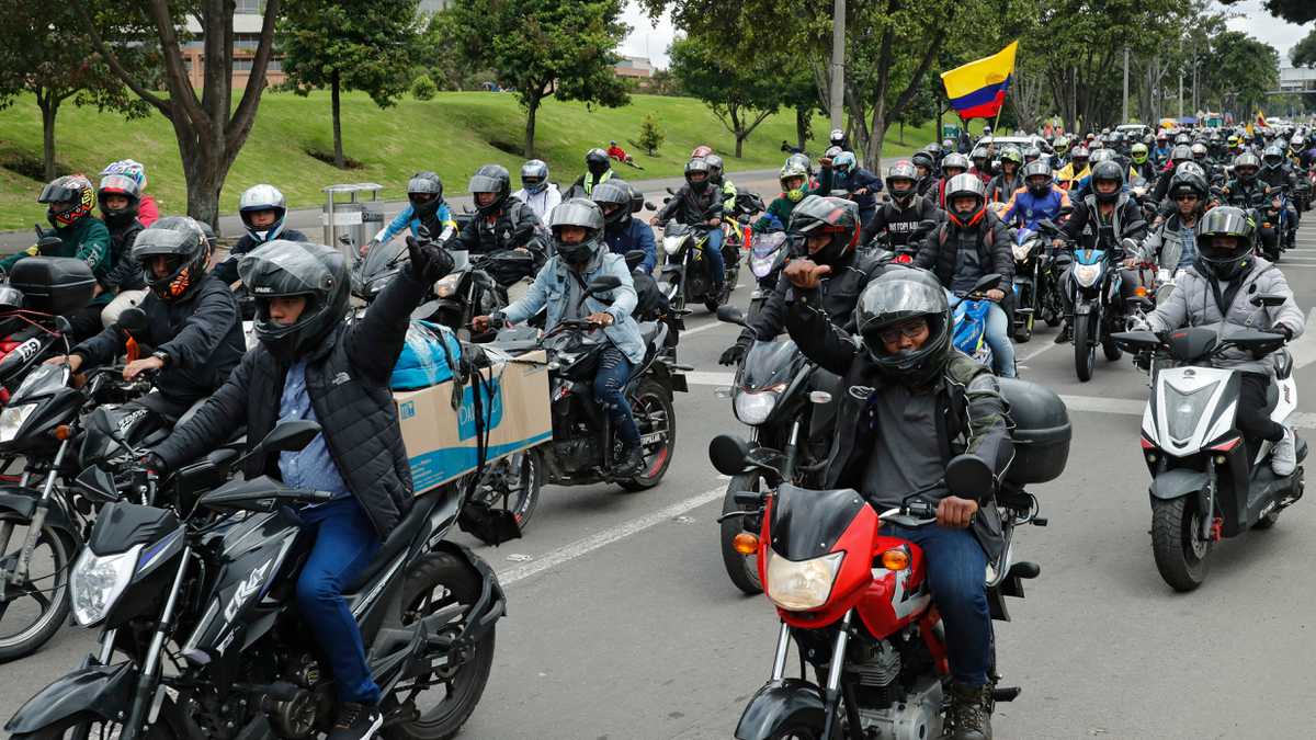 Manifestación de motociclistas en contra de la prohibición del parrillero en moto en Bogotá 
Abril 4 del 2022
Foto Guillermo Torres Reina / Semana
