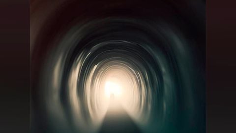 Ilustración del túnel que representa el paso de la vida a la muerte.
