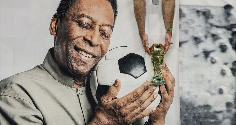  Pelé dejó una enorme fortuna producto de su brillante carrera como futbolista, sus millonarios contratos publicitarios, la inversión en bienes raíces y la pensión que recibe desde 2014. Tuvo siete hijos, tres esposas, un inolvidable romance con Xuxa y dos amoríos extramatrimoniales.
