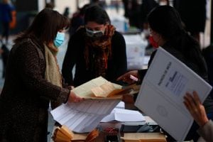 Elecciones en Chile: cierra primera jornada de votaciones con 19% de participación