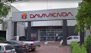 Esta es la sede del banco Davivienda donde ocurrió el millonario robo.