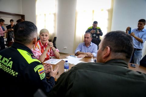La Gobernadora lideró la reunión, en la que hicieron presencia la Alcaldía de Tuluá y el Departamento de Policía del Valle.