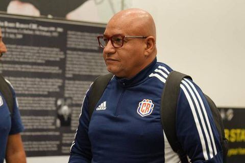 Erick Rodríguez, el asistente técnico de la Selección de Costa Rica falleció mientras el equipo jugaba un partido en Europa.
