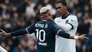 Neymar marcó uno de los goles en la victoria sobre el Burdeaux