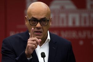 El ministro de Información de Venezuela, Jorge Rodríguez, quien denunció 78 incursiones de aviones estadounidenses en el vecino país.