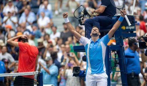 Novak Djokovic se instaló en semifinales tras superar a Taylor Fritz