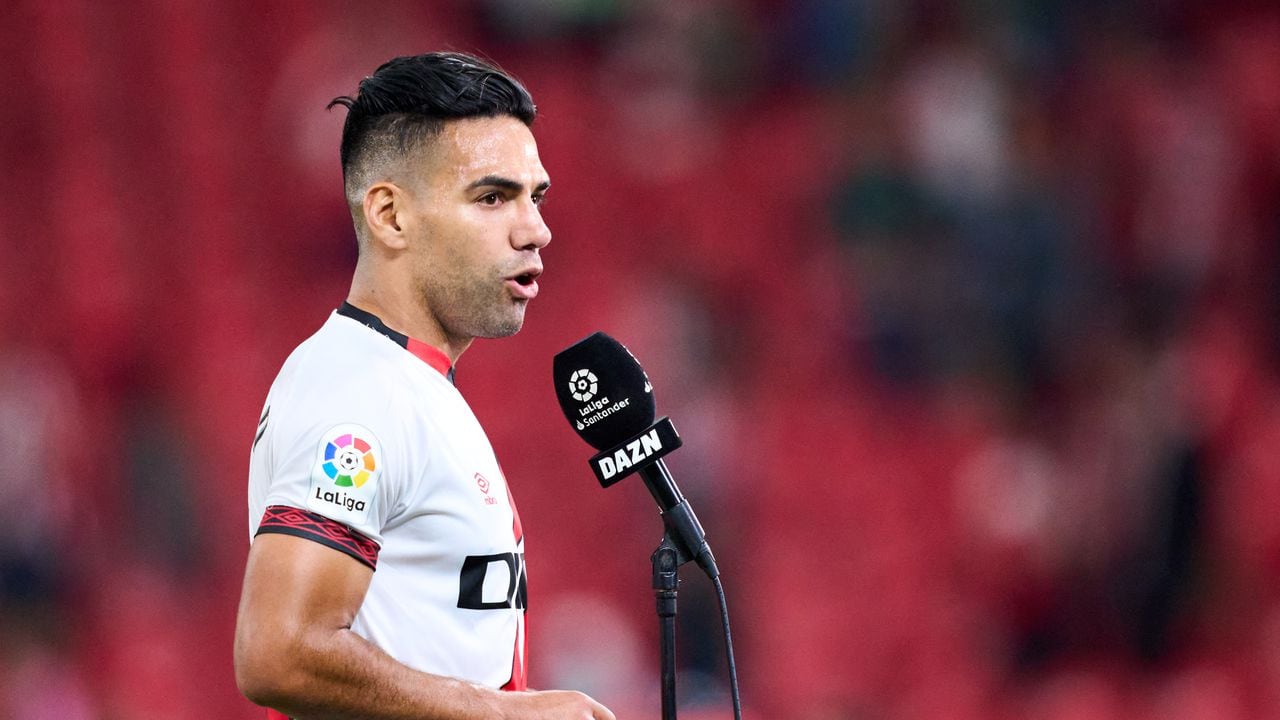 BILBAO, SPAIN - SEPTEMBER 17: Radamel Falcao of Rayo Vallecano is interviewed by the media after to the LaLiga Santander match between Athletic Club and Rayo Vallecano at San Mames Stadium on September 17, 2022 in Bilbao, Spain. (Photo by Juan Manuel Serrano Arce/Getty Images)