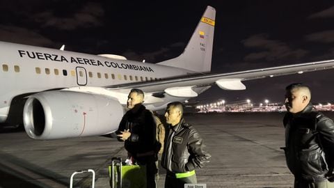 Avión de la Fuerza Aérea Colombiana que va camino a Israel.
