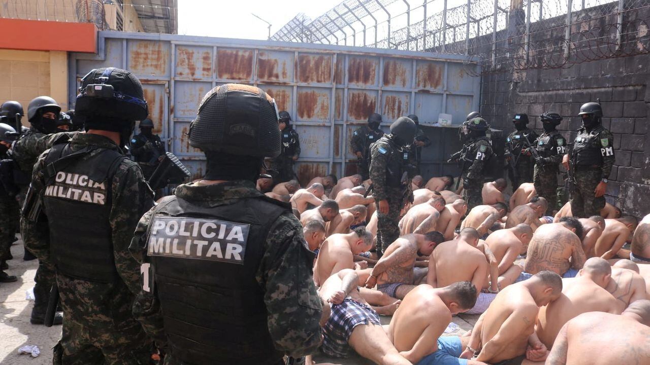 Militares toman el control de las carceles de Honduras. Foto: Reuters.