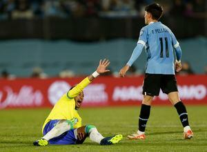 El grito de dolor de Neymar en la cancha del estadio Centenario en Montevideo
