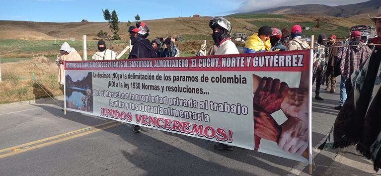 Los campesinos piden que el Gobierno nacional revise la delimitación de los páramos Santurbán y el Almorzadero.