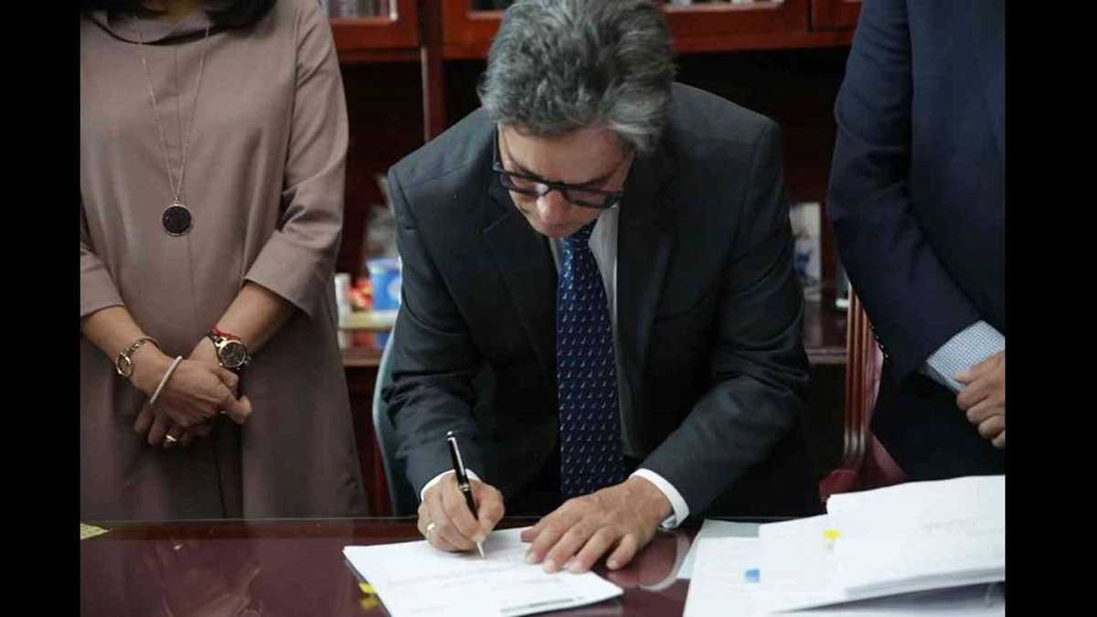 El ministro de Hacienda, Alberto Carrasquilla radicó el proyecto del Presupuesto 2020 en el Congreso de la República.