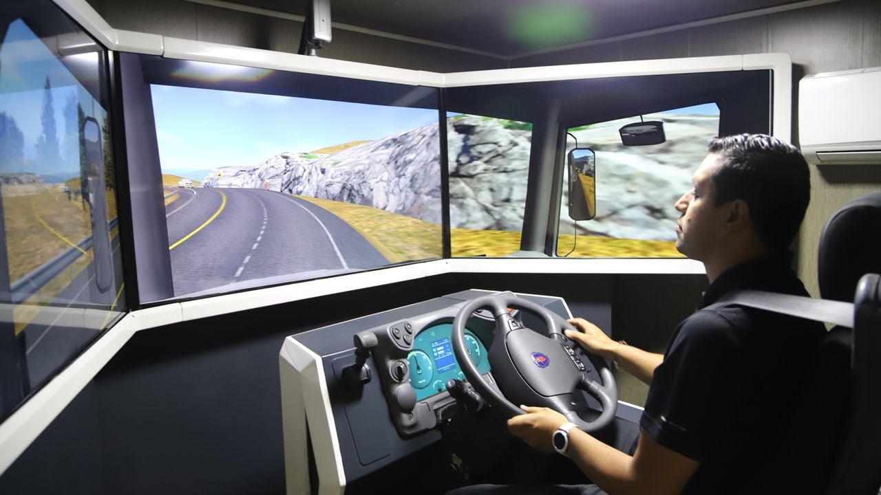 El simulador proporciona una evaluación precisa del nivel de habilidades y
conocimientos de los conductores.
