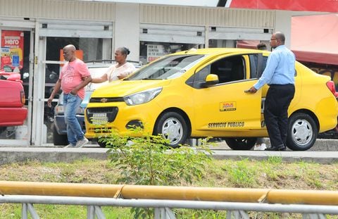 Cali: Gran controversia en la ciudad ha generado la propuesta del alcalde Jorge Iván Ospina de permitir que los taxis realicen transporte colectivo de pasajero