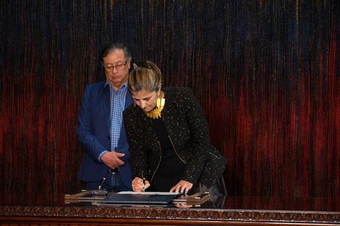El presidente Gustavo Petro posesionó a Laura Gil como embajadora de Colombia en Austria.