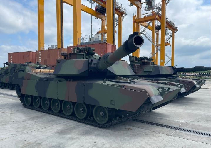 Polonia recibió la primera entrega de tanques norteamericanos Abrams.