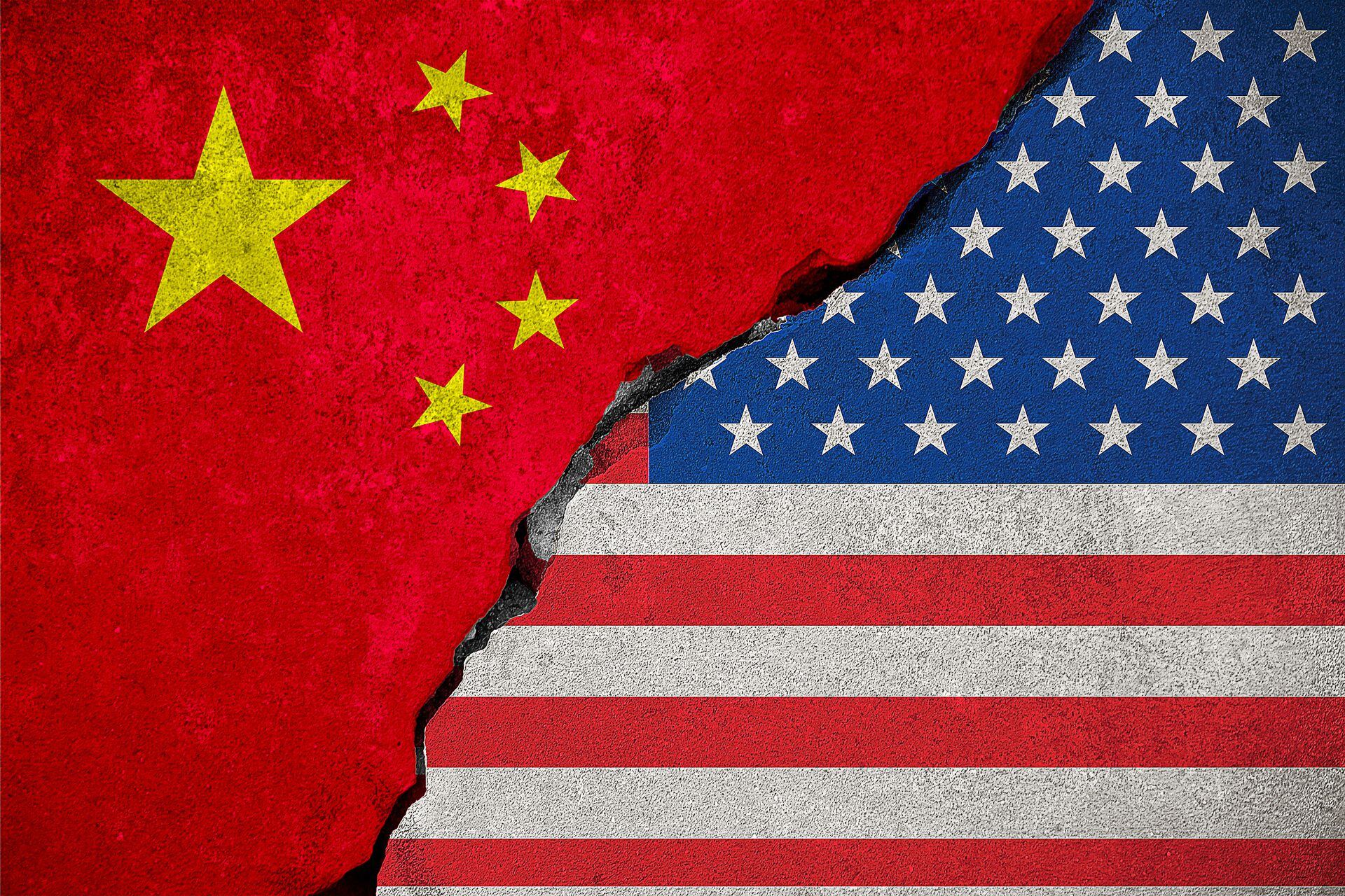 Banderas de China y EE.UU.