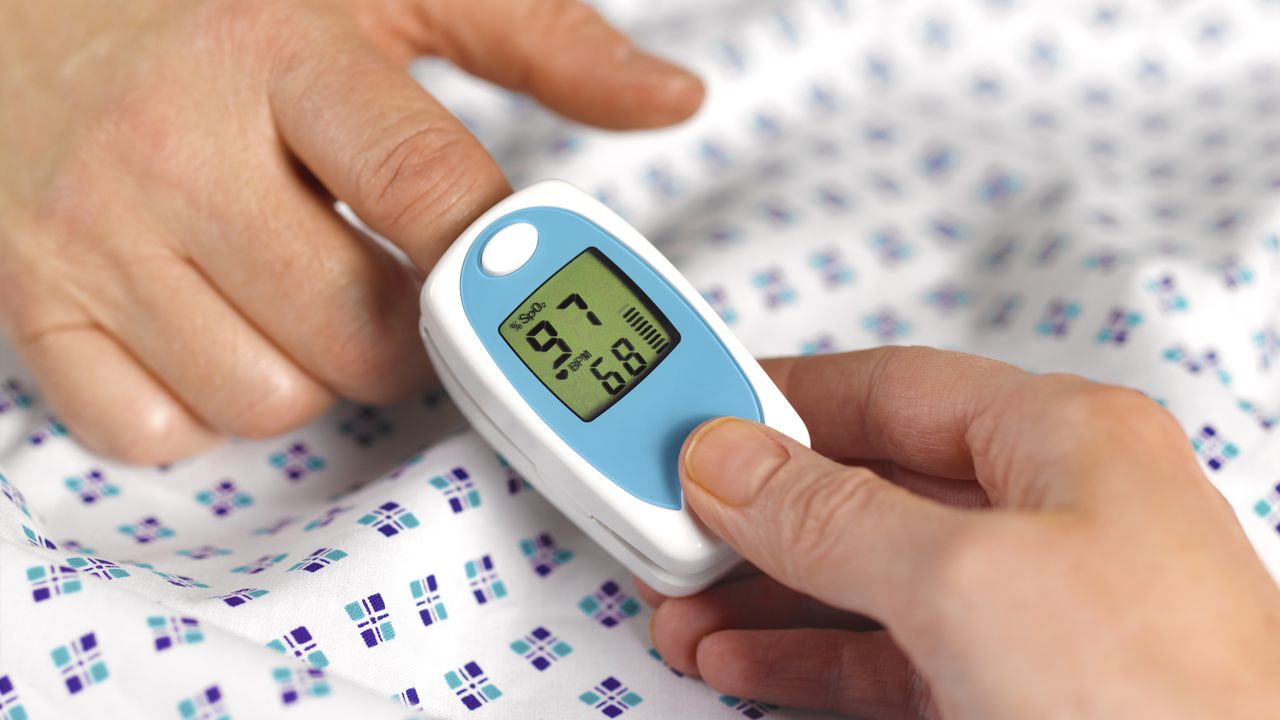 ¿Cómo medir la saturación de oxígeno en la sangre y cuáles son los niveles normales?