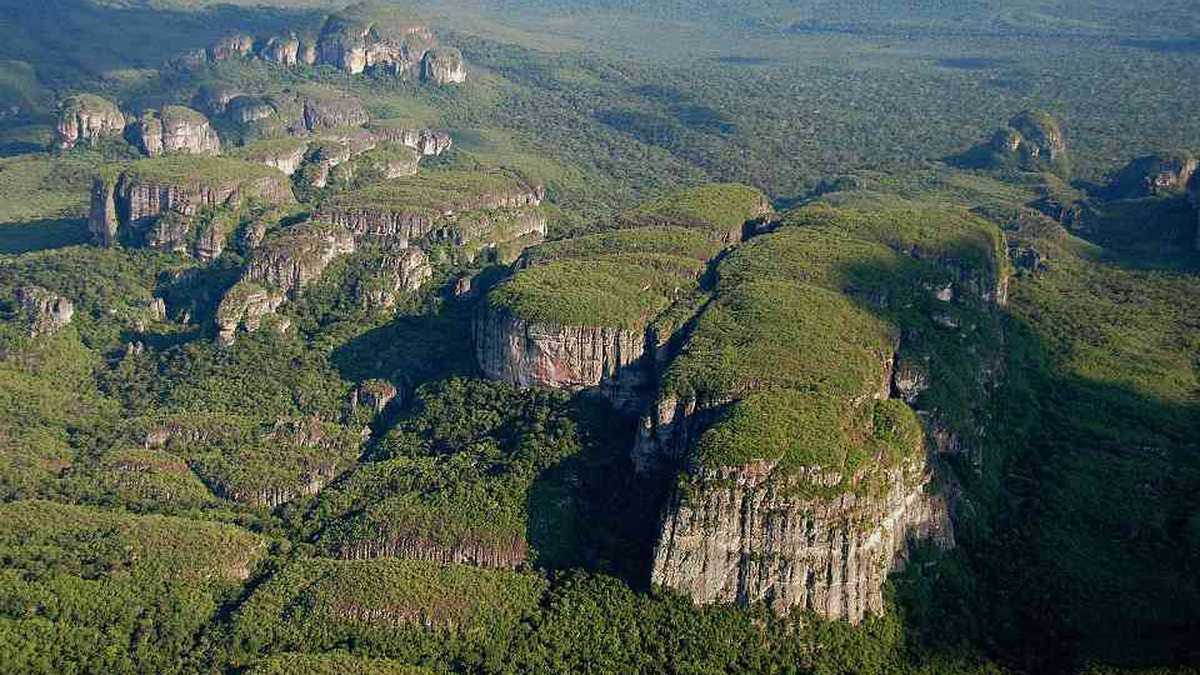 El Parque Nacional Natural Serranía de Chiribiquete tiene más de 4,3 millones de hectáreas que permanecen ocultas para los turistas que sueñan con observar una de sus mágicas formas. Foto: Parques Nacionales Naturales.