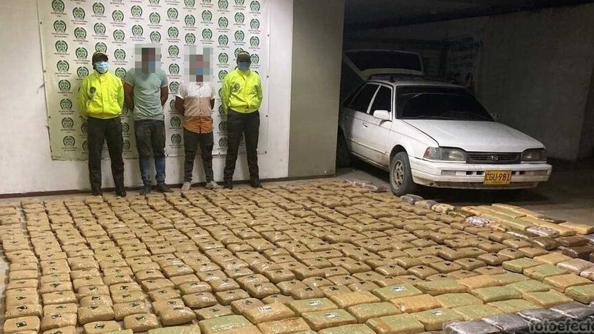 Los capturados transportaban la marihuana en un vehículo particular.