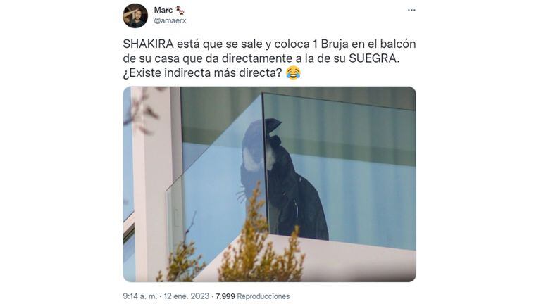 La bruja está colocada en una posición estratégica, mirando a la casa donde viven Joan Piqué y Montserrat Bernabéu.