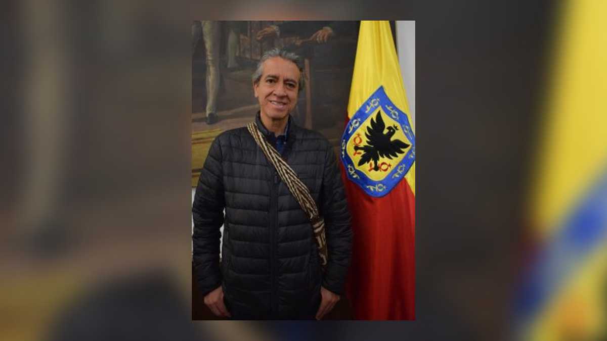 José Cuesta Novoa asumió como nuevo concejal de Bogotá en reemplazo de Susana Muhamad, quien fu designada por el presidente electo, Gustavo Petro, como nueva ministra de Ambiente.