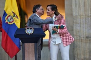 Presidente Gustavo Petro y la Ministra de salud Carolina Corcho