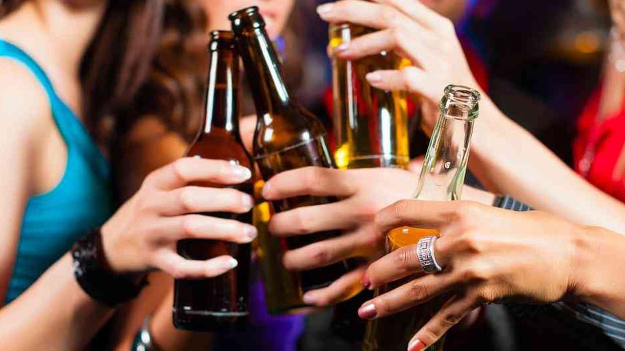 Consumo de bebidas alcohólicas y sustancias psicoactivas en el espacio público es la infracción más común cometida por los colombianos.