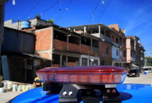 Un operativo policial dejó este jueves al menos 11 muertos en una favela cerca de Río de Janeiro, entre ellos el líder de una banda criminal que actúa en el norte de Brasil, informaron medios locales.