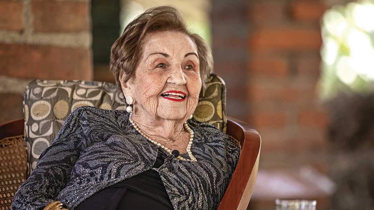 Cecilia Suárez de Hernández considera que según los mandatarios se arregla un pueblo. 